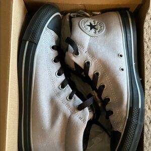 Converse All Star Padded High-Tops in Light Gray and Black Men’s 8, Women’s 10.
